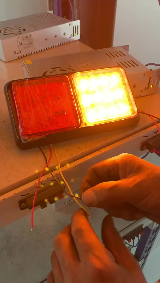 24V 2-Colored Square LED Truck Tail Light YN-TLC106