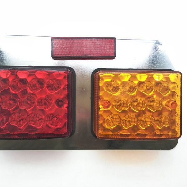Truck 24V 2 Colored 22LED Tail Light YN-TLC65