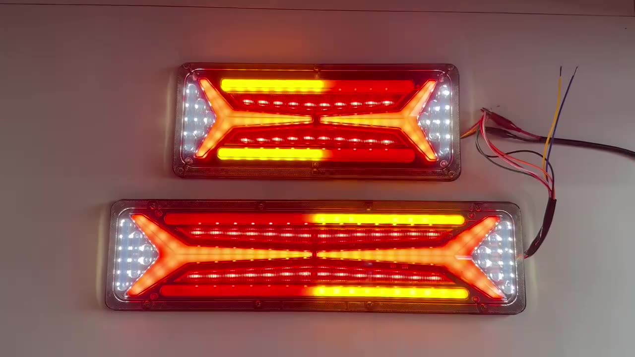 24V Flowing LED Truck Tail Light YN-TLC103